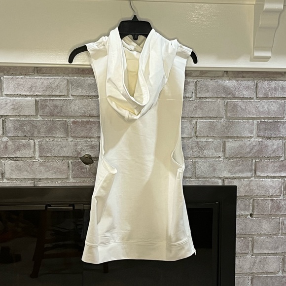 Gym Cutoff Hoodie - Picture 2 of 2